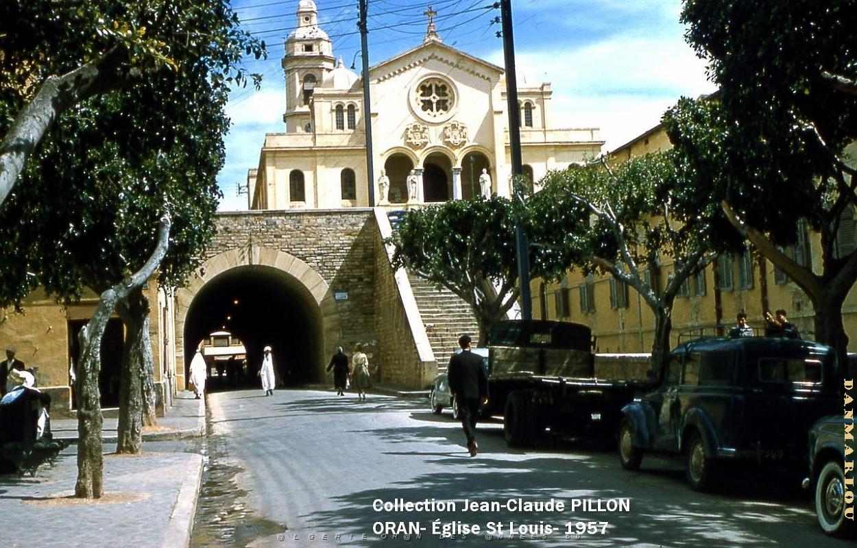 Oran - Eglise Saint-Louis et Place de la Perle - 1957.jpg